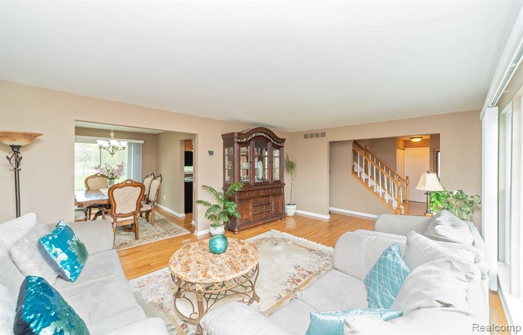 5628 WARRENSHIRE Drive, West Bloomfield, MI — Photo 23