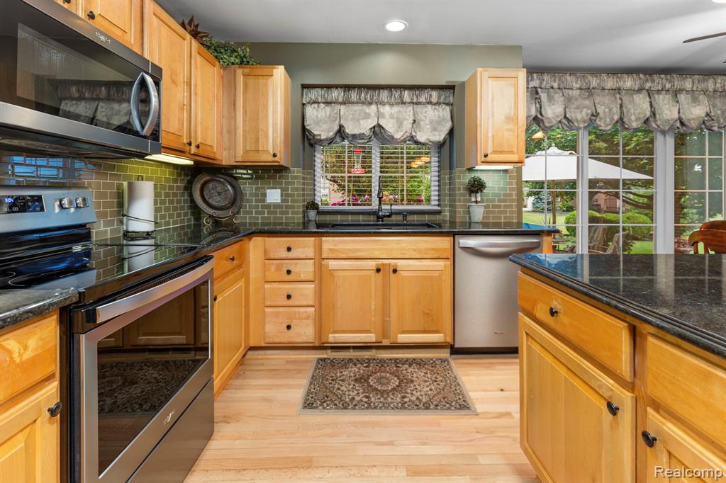 393 Pleasant Ridge Drive, Canton, MI 48188 — Photo 18