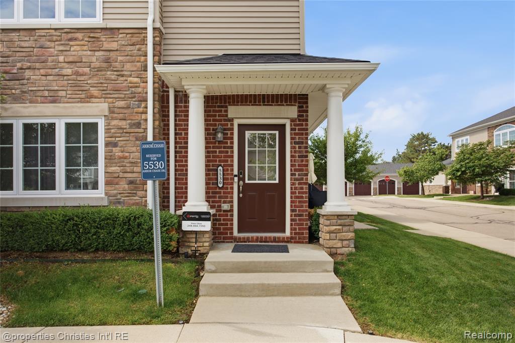 5530 Arbor Chase Drive, 14, Ann Arbor, MI 48103 — Photo 32