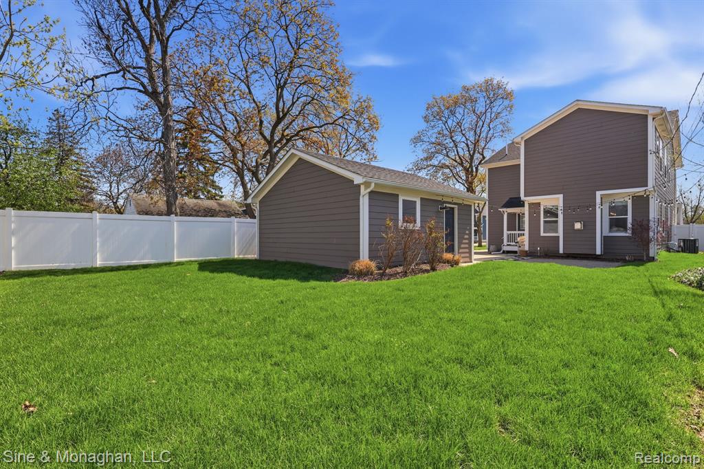 716 Cherry Avenue, Royal Oak, MI 48073 — Photo 30