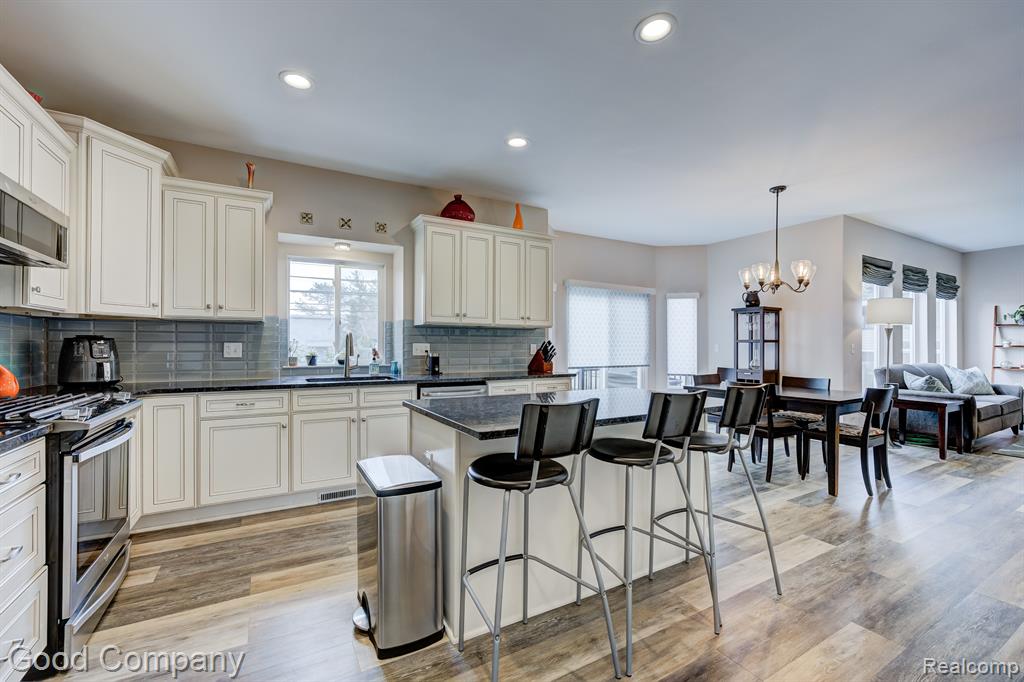 68 FAIRWOOD Street, Ferndale, MI 48220 — Photo 22