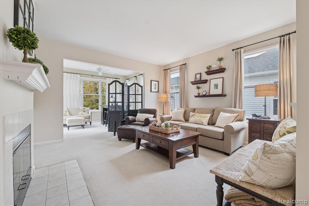 4035 Hillsdale Drive, Auburn Hills, MI 48326 — Photo 9