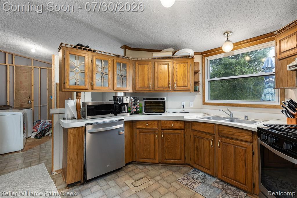 7544 Ravenswood Road, Wales, MI — Photo 2