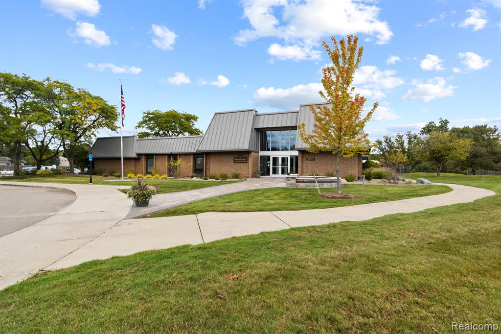 19919 SCHOOLHOUSE Court, Northville, MI 48167 — Photo 32