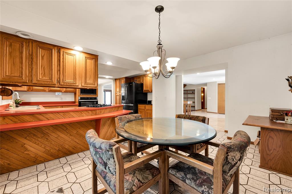 8285 Staghorn Trail, Clarkston, MI 48348 — Photo 25