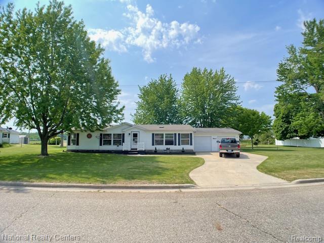 2538 Parrott Street, Deckerville, MI 48427 — Photo 2