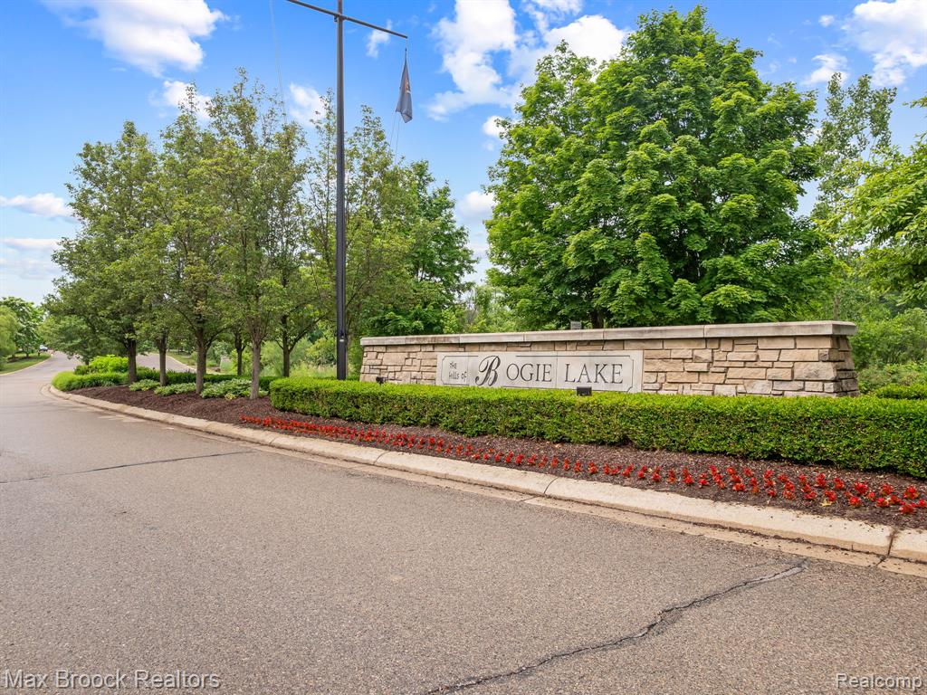 6144 Strawberry Circle, Commerce Twp, MI 48382 — Photo 42