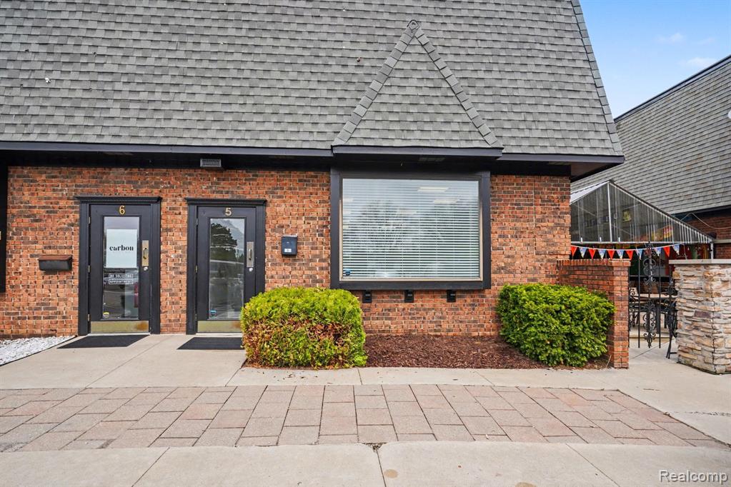 11225 S Saginaw Street, Grand Blanc, MI 48439