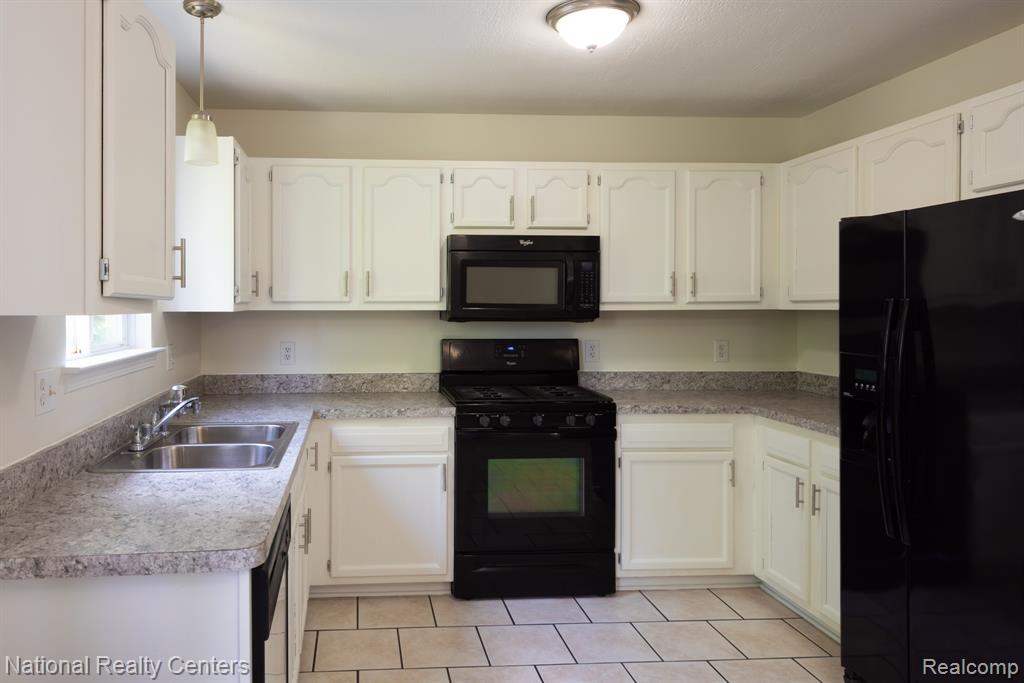 40772 WORTHINGTON Road, Canton, MI 48188 — Photo 9