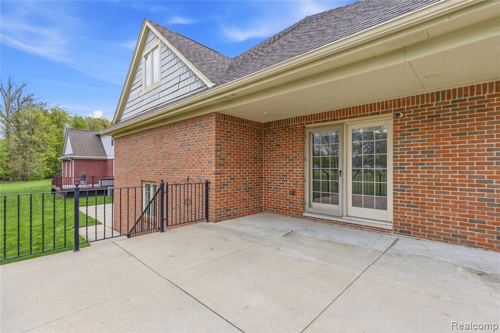 49783 Golden Park Drive, Utica, MI 48315 — Photo 29