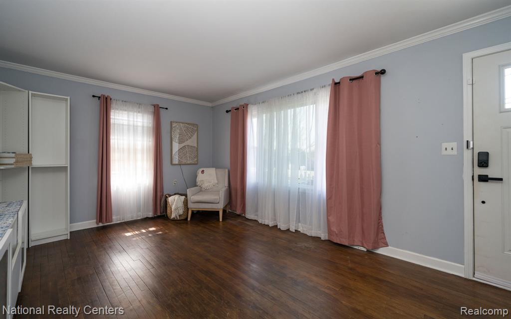 2654 Hatton Road, Auburn Hills, MI 48326 — Photo 8