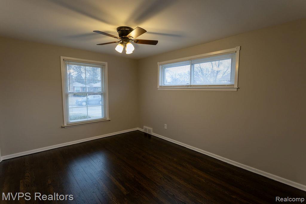 20946 Littlestone Road, Harper Woods, MI 48225 — Photo 6