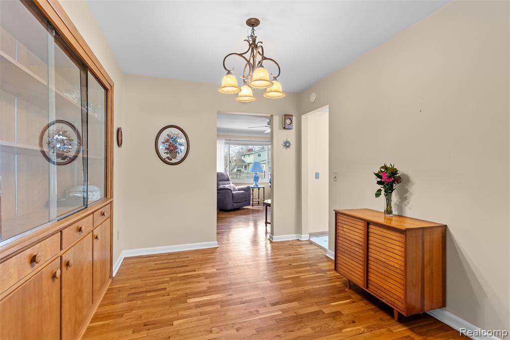 428 Sunnyside Drive, Flushing, MI 48433 — Photo 17