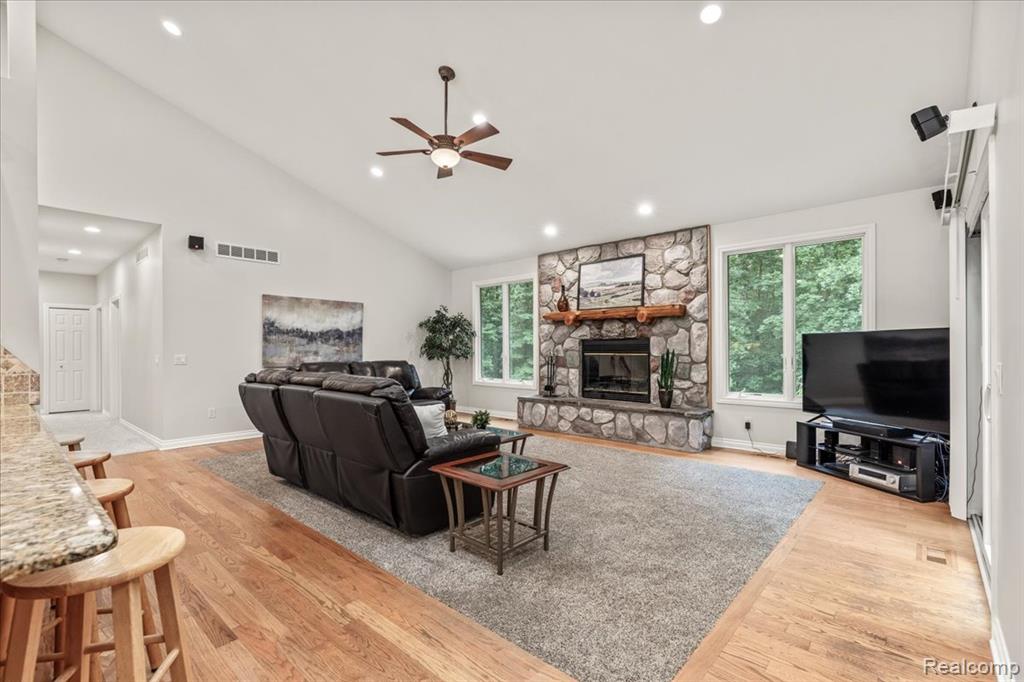 15301 Oak Hollow Drive, Holly, MI 48442 — Photo 18