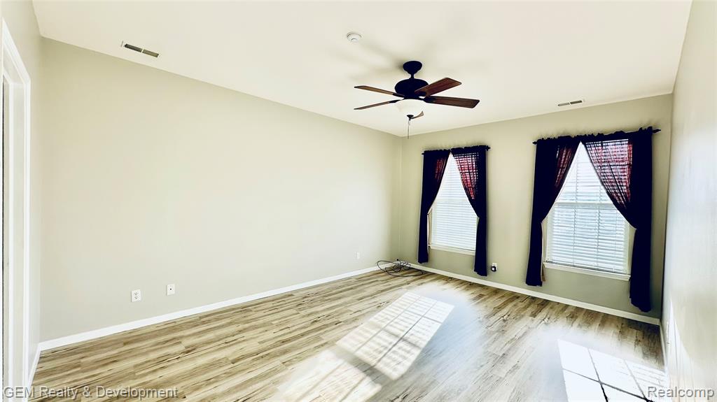 40420 BLYTHEFIELD Lane, Canton, MI 48188 — Photo 19
