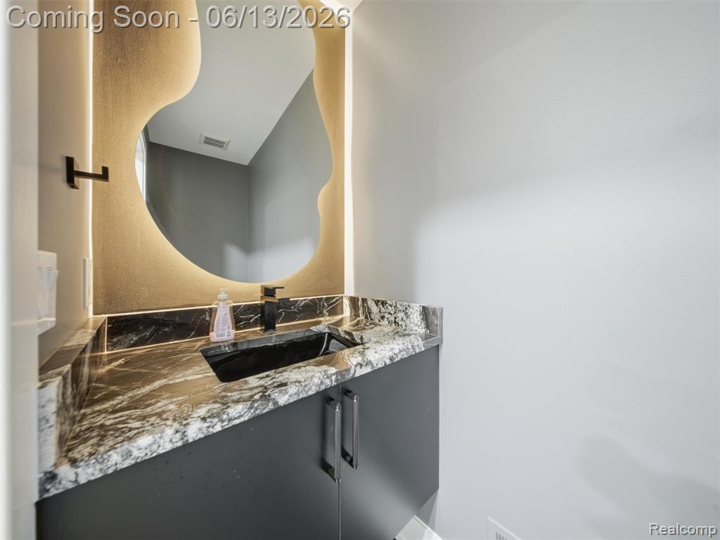 7668 Ring Neck Drive, Waterford, MI 48327 — Photo 15