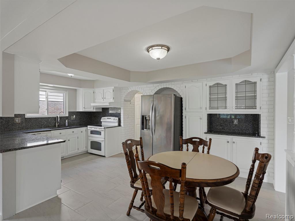 4971 Chadbourne Drive, Sterling Heights, MI 48310 — Photo 31