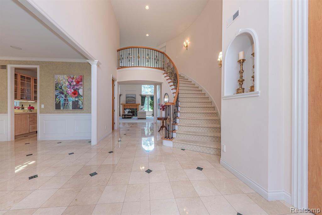 5003 HICKORY POINTE Drive, Orchard Lake Village, MI 48323 — Photo 6