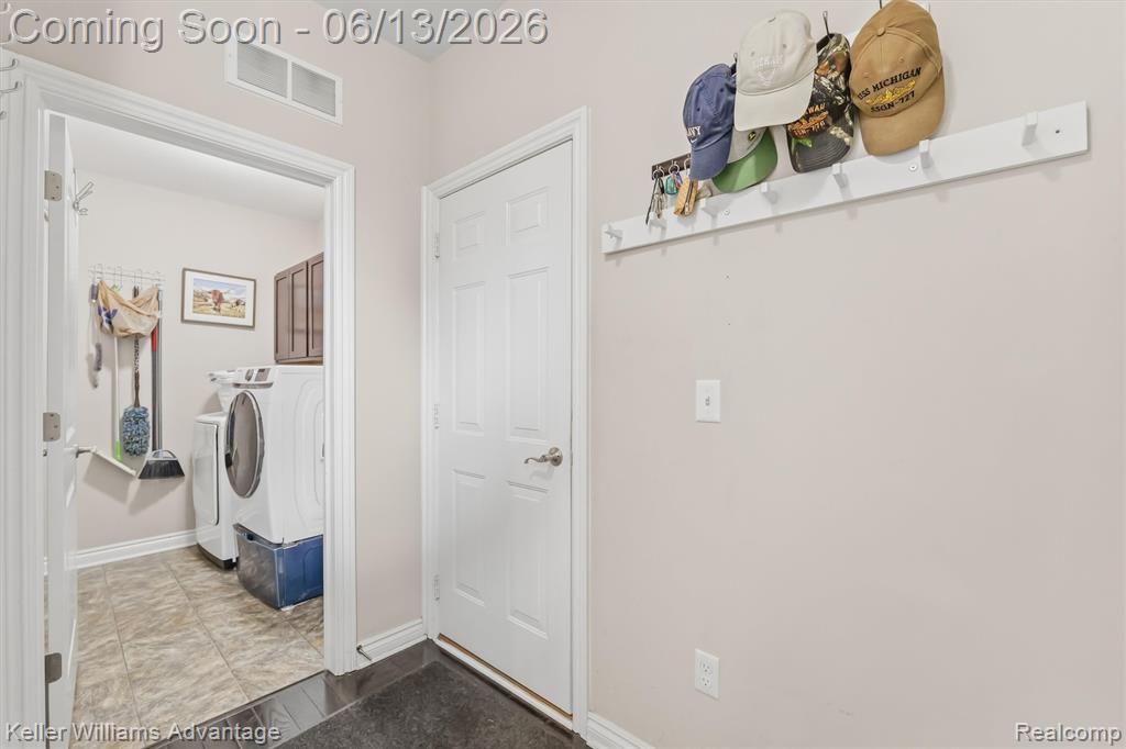 23740 Stoneleigh Drive, South Lyon, MI 48178 — Photo 26