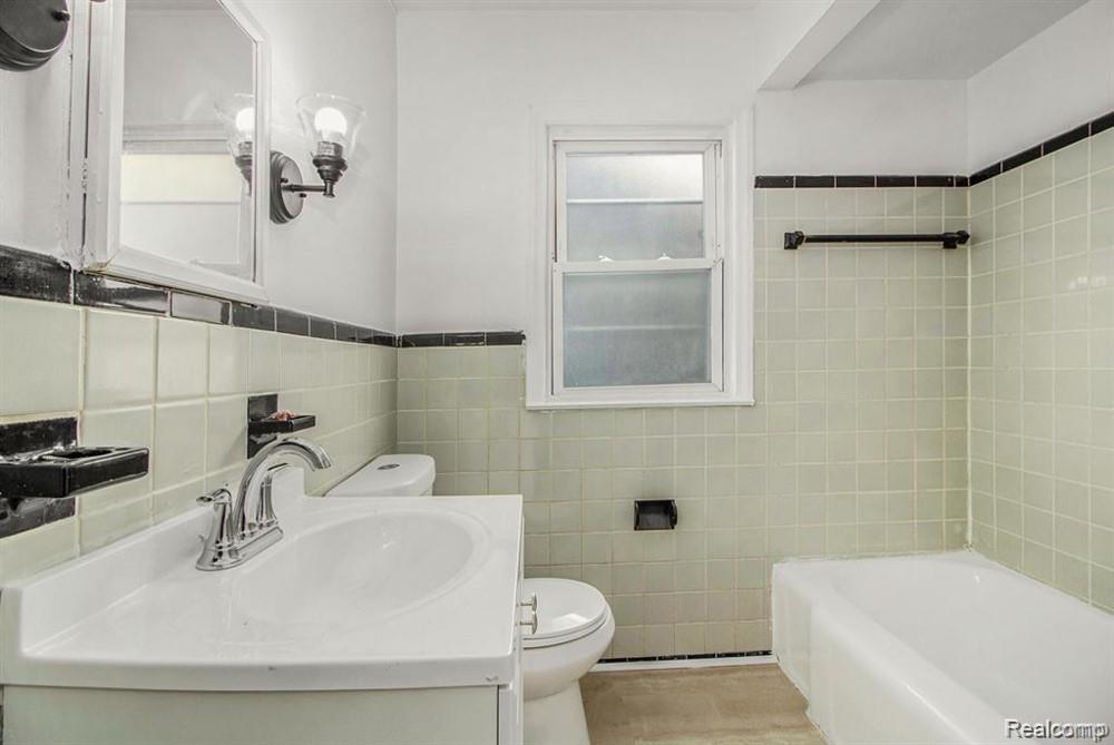 9909 Asbury Park, Detroit, MI 48227
