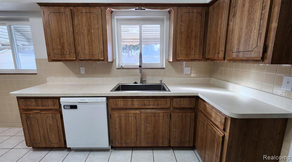 45251 CUSTER Avenue, Utica, MI 48317 — Photo 6