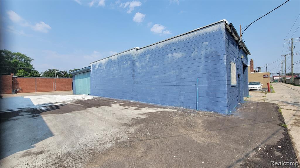 407 W 9 Mile Road, Hazel Park, MI 48030 — Photo 13