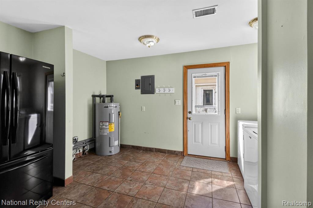 8880 Marlowe Avenue, Plymouth, MI 48170 — Photo 12