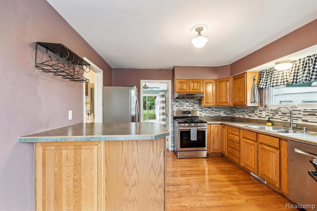 9849 WOODLAND Court, Ypsilanti, MI 48197 — Photo 13