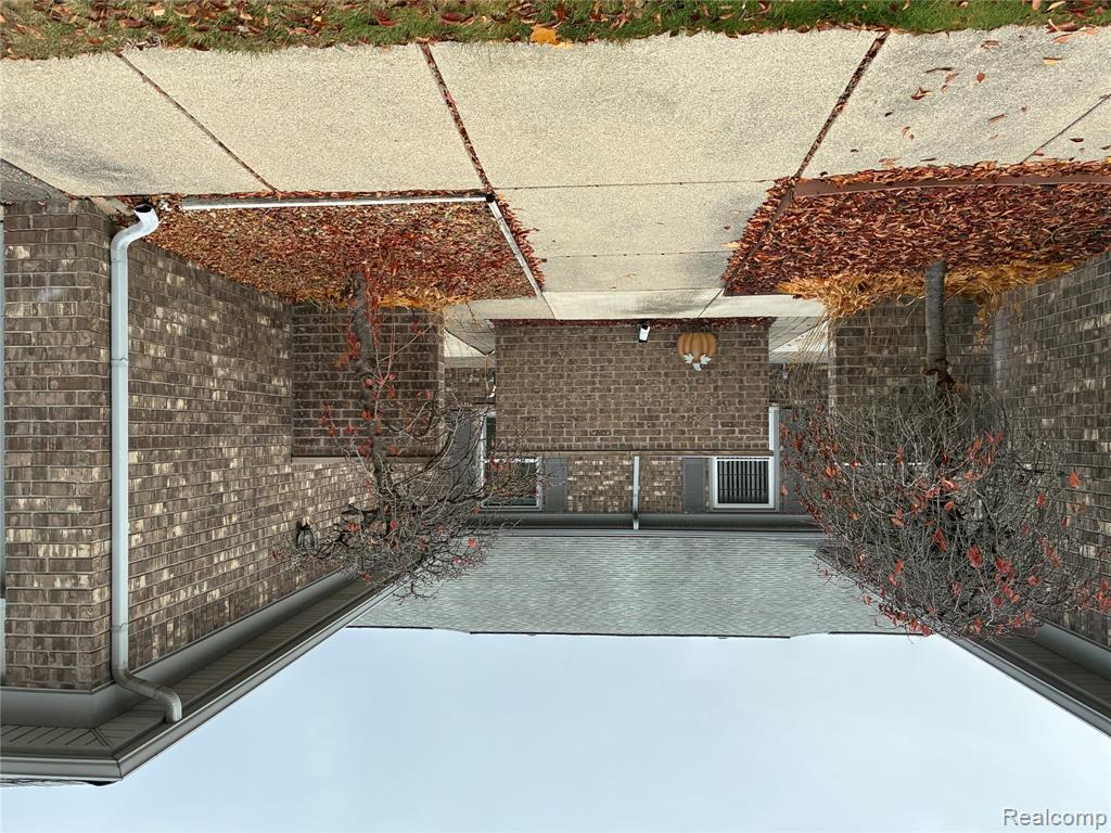 48421 Milonas Drive, Shelby Twp, MI 48315 — Photo 2