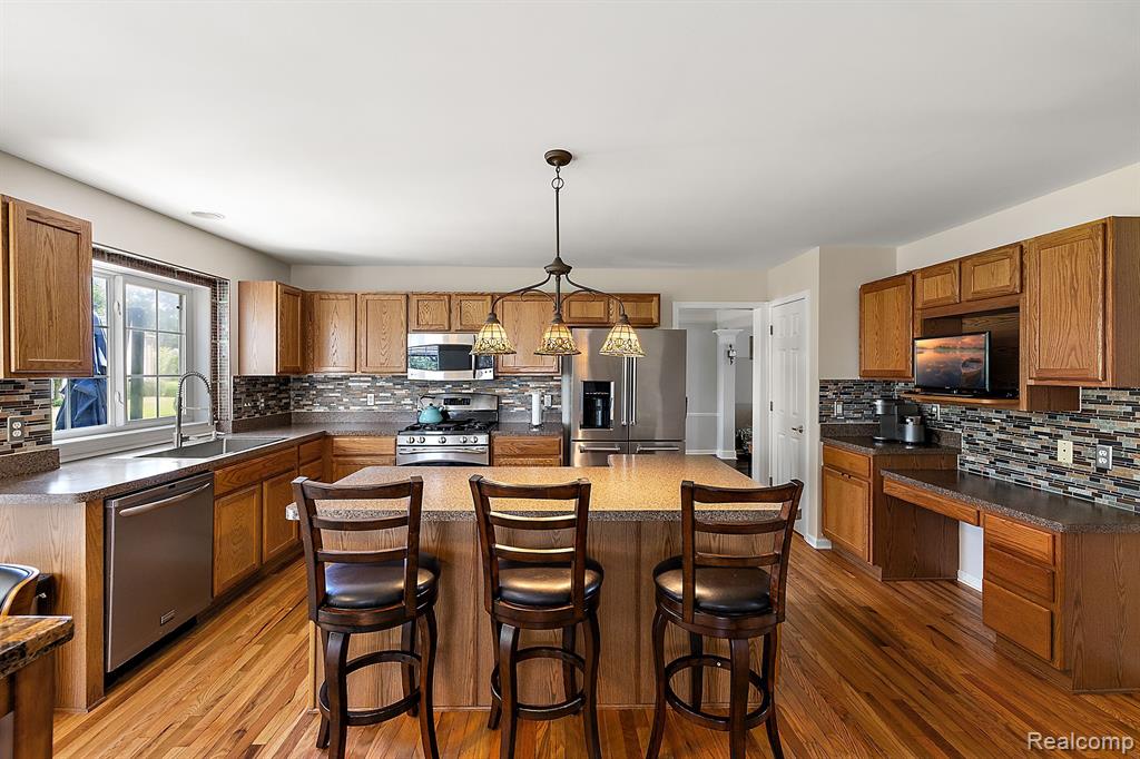8057 PEBBLESTONE Drive, Ypsilanti, MI 48197 — Photo 15