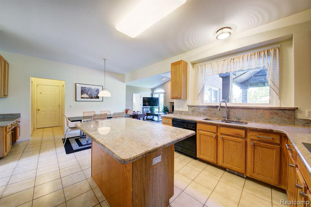 6813 Poppleton Road, Canton, MI 48187 — Photo 16