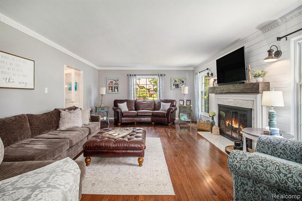 9875 Island Drive, Grosse Ile, MI 48138 — Photo 6