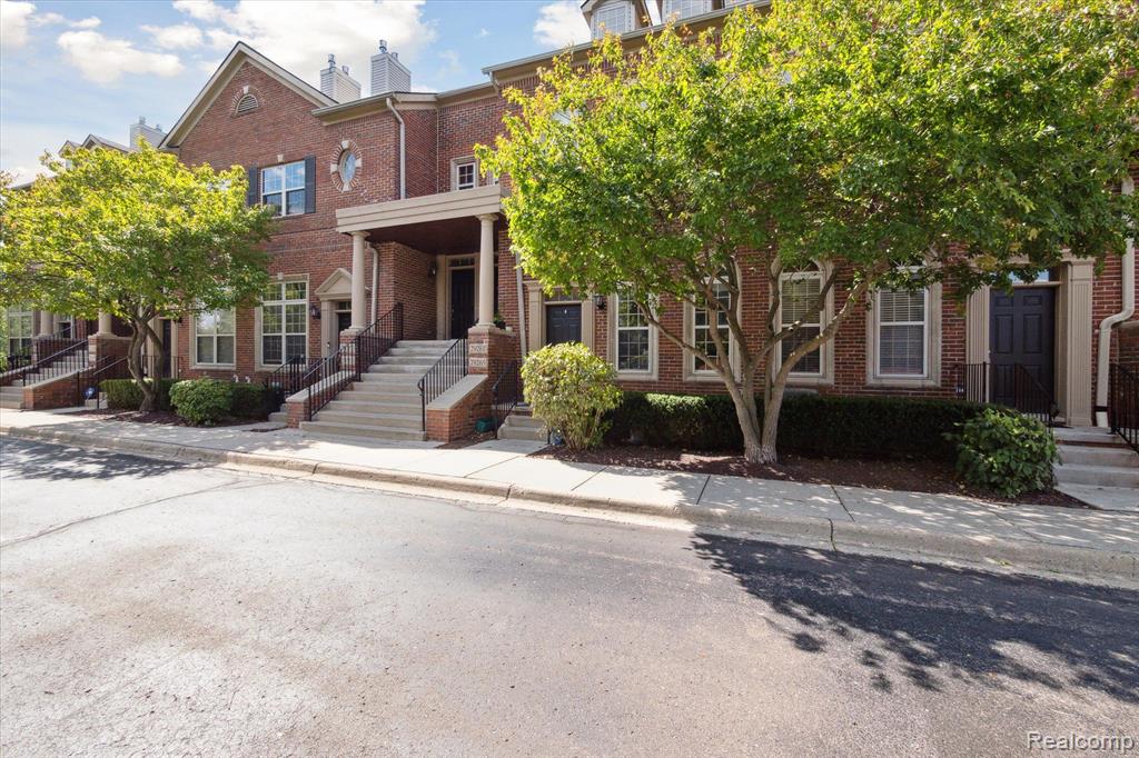 29265 GLEN OAKS Boulevard E, Farmington Hills, MI 48334 — Photo 23
