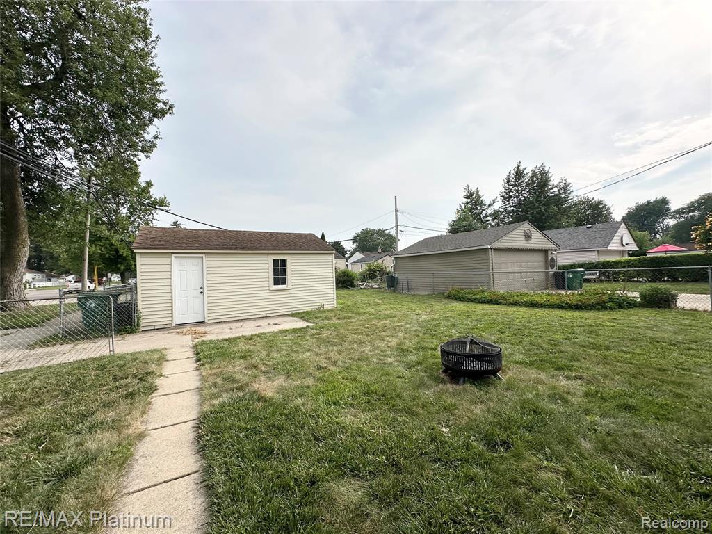 28417 Barton Street, Garden City, MI — Photo 18