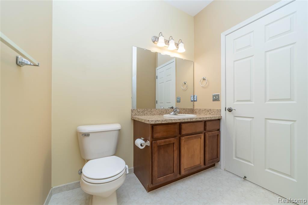 5143 Parsley Drive, Utica, MI 48316 — Photo 15