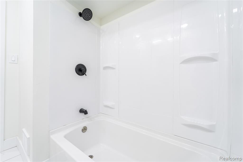 16535 Lincoln Avenue, Eastpointe, MI 48021 — Photo 23