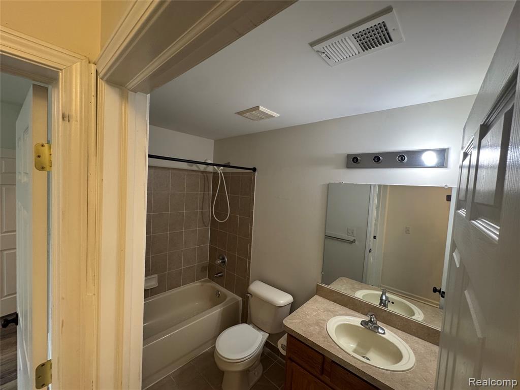 15441 Yale Drive, Clinton Twp, MI 48038 — Photo 12