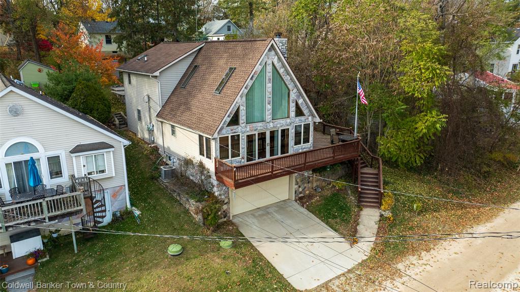 8160 Halfway Drive, Brighton, MI 48116 — Photo 2