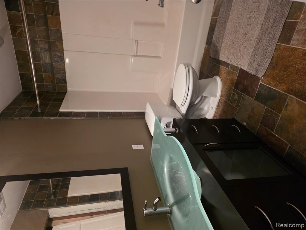 5025 S Saybrook Court, 15, Waterford, MI 48327 — Photo 7