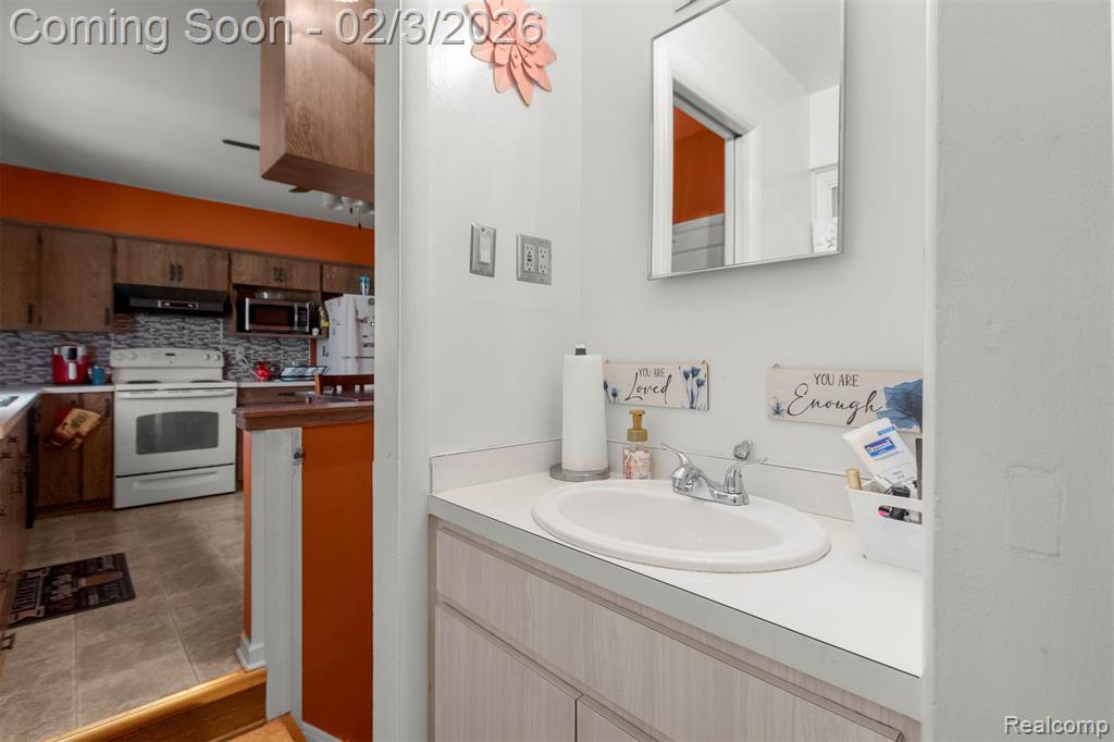 8512 Norborne Avenue, Dearborn Heights, MI 48127 — Photo 15
