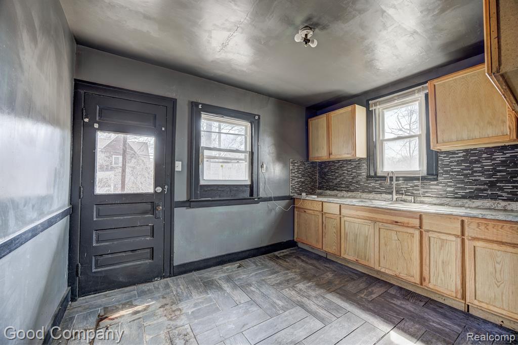 5050 THREE MILE Drive, Detroit, MI 48224 — Photo 8