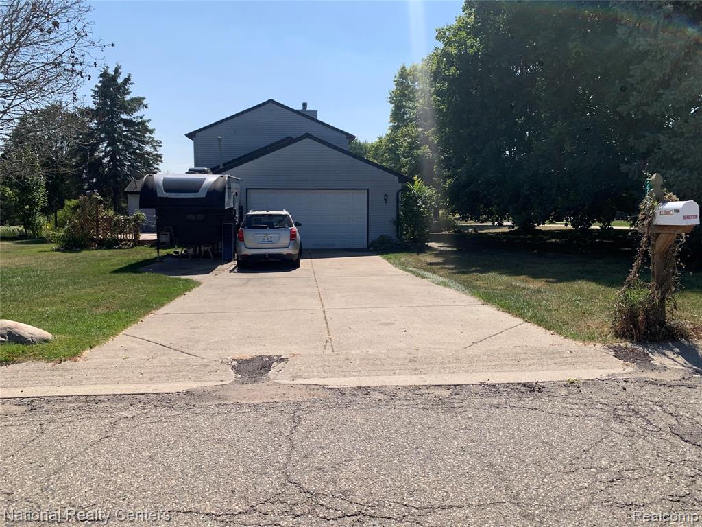 28776 Danvers Court, South Lyon, MI 48178 — Photo 22