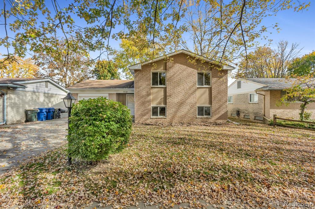7828 KAISER Street, Canton, MI 48187 — Photo 32