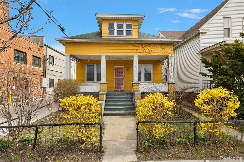 2700 Holmes Street, Hamtramck, MI 48212 — Photo 2