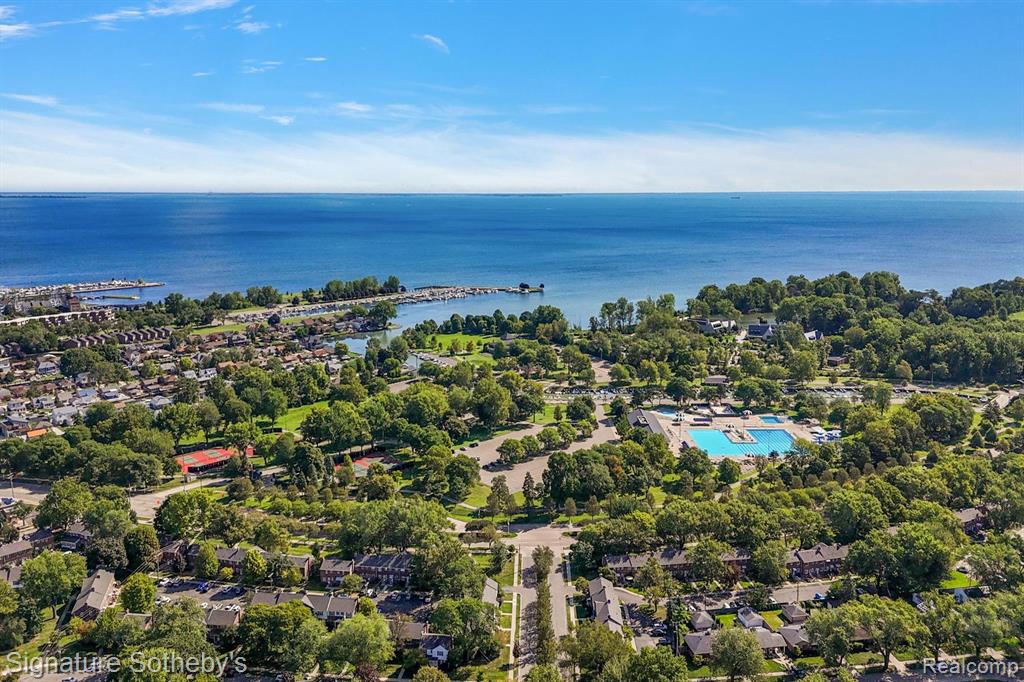 580 N Brys Drive, Grosse Pointe Woods, MI 48236 — Photo 30