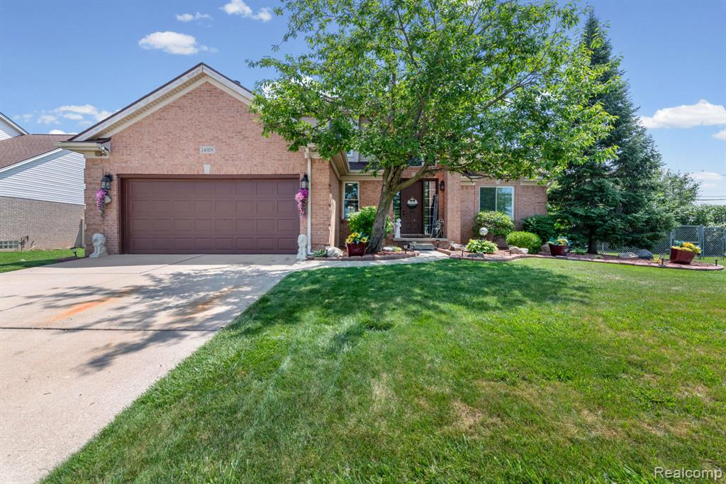 24909 Foxmoor Boulevard, Trenton, MI 48183 — Photo 38