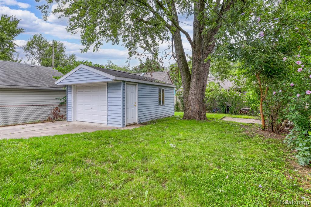 5427 NEWBERRY Street, Wayne, MI 48184 — Photo 4