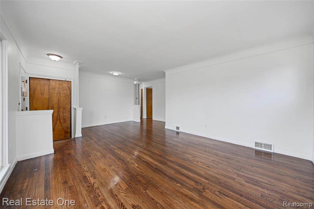 8177 Gary Avenue, Westland, MI — Photo 10