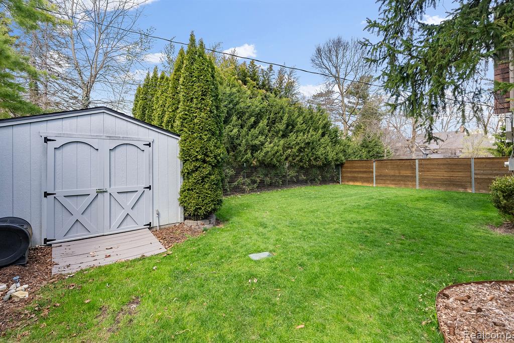 9415 Lakewood Drive, Grosse Ile, MI 48138 — Photo 44