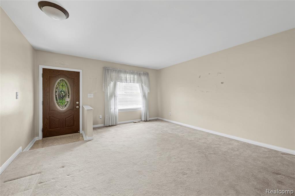 22356 Woodstock Court, Woodhaven, MI 48183 — Photo 7